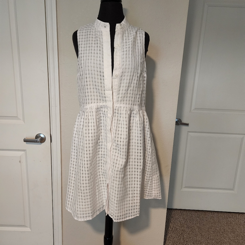 Tuckernuck White Textured Button-Down Top - Picture 2 of 12